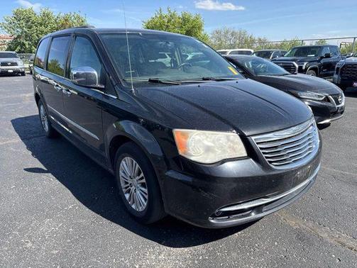Brilliant Black Crystal Pearlcoat 2013 Chrysler Town & Country Touring-L