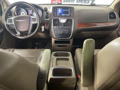 Brilliant Black Crystal Pearlcoat 2013 Chrysler Town & Country Touring-L