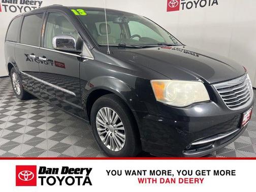 Brilliant Black Crystal Pearlcoat 2013 Chrysler Town & Country Touring-L