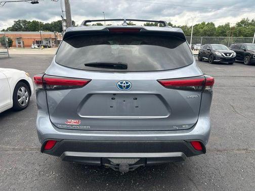 Moon Dust 2021 Toyota Highlander Hybrid Limited