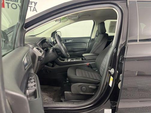 Black Metallic 2023 Ford Edge SE