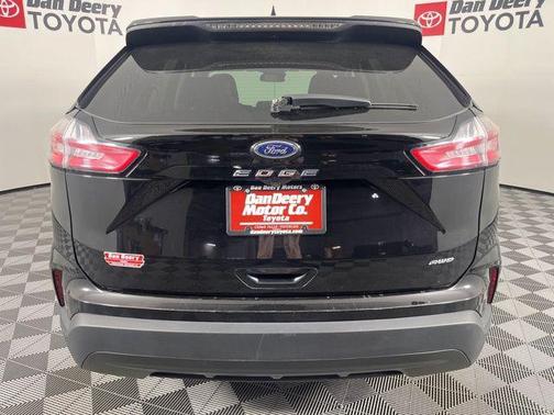 Black Metallic 2023 Ford Edge SE