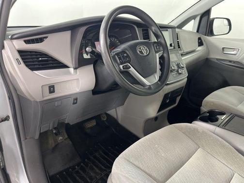 2015 Toyota Sienna LE