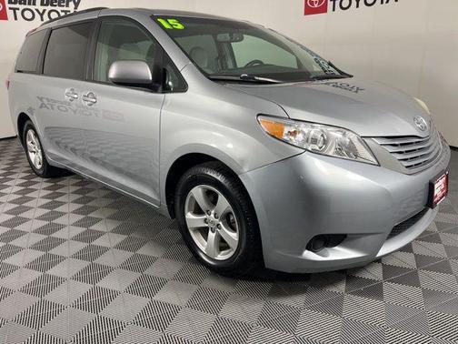 2015 Toyota Sienna LE