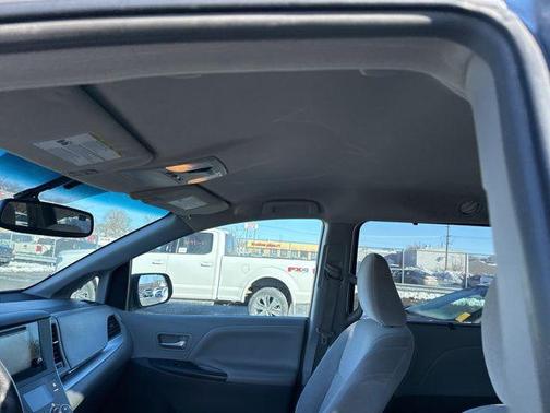 2015 Toyota Sienna LE