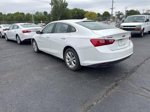 Summit White 2023 Chevrolet Malibu FWD 1LT