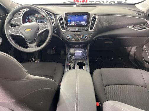 Summit White 2023 Chevrolet Malibu FWD 1LT