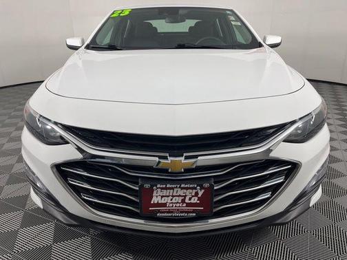 Summit White 2023 Chevrolet Malibu FWD 1LT
