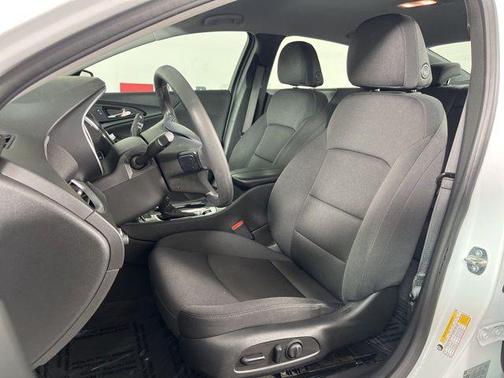 Summit White 2023 Chevrolet Malibu FWD 1LT