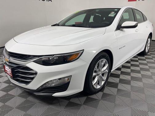 Summit White 2023 Chevrolet Malibu FWD 1LT