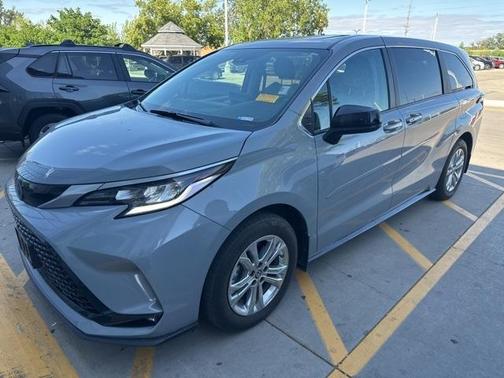 2023 Toyota Sienna XSE