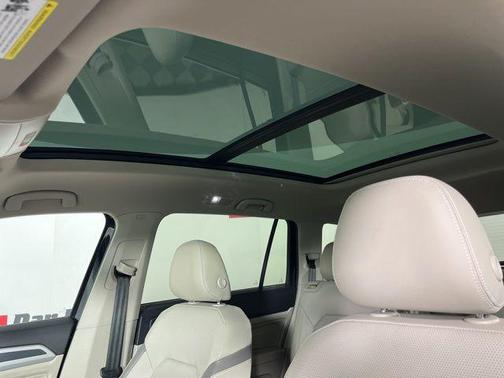 2023 Volkswagen Atlas 3.6L SEL Premium