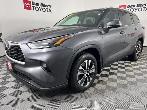 2025 Toyota Highlander Hybrid XLE