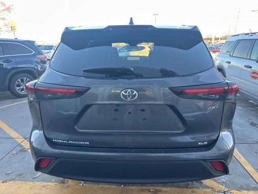 2025 Toyota Highlander Hybrid XLE