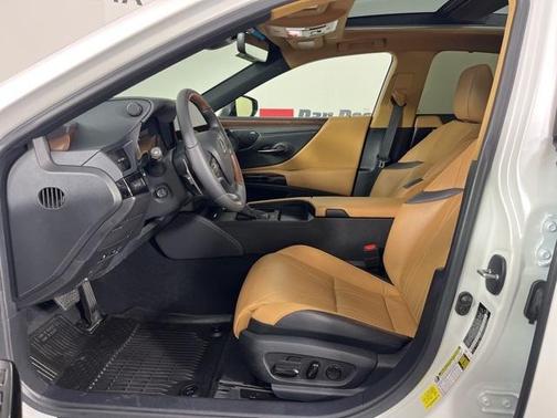 2024 Lexus ES 350 Ultra Luxury