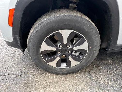 Silver Zynith 2022 Jeep Grand Cherokee 4xe Base