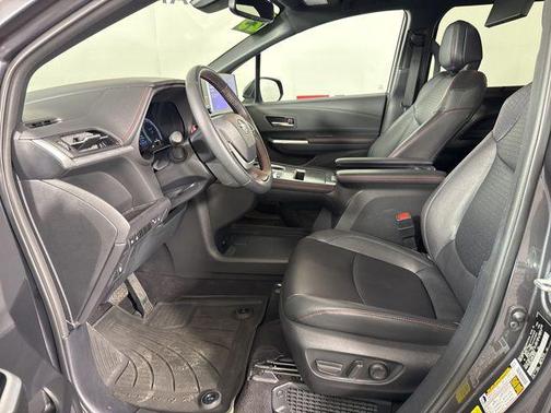 2025 Toyota Sienna XSE 7 Passenger