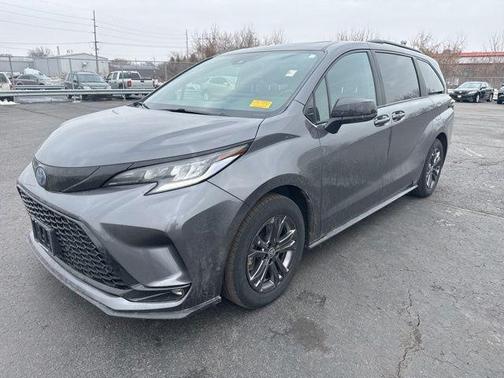 2025 Toyota Sienna XSE 7 Passenger