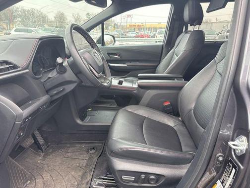 2025 Toyota Sienna XSE 7 Passenger