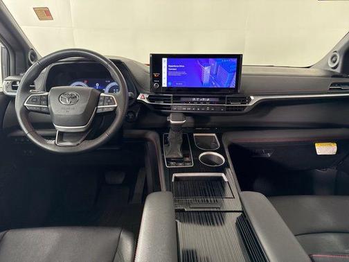 2025 Toyota Sienna XSE 7 Passenger