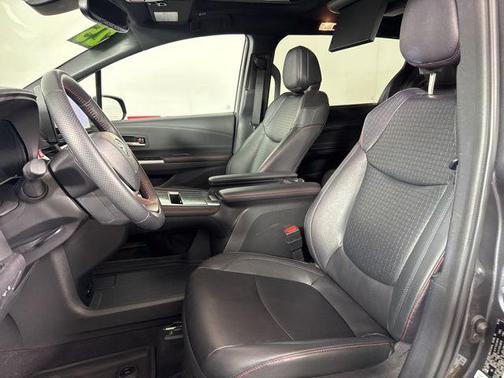 2025 Toyota Sienna XSE 7 Passenger