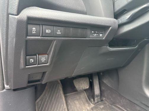 2025 Toyota Sienna XSE 7 Passenger