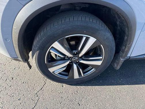 Boulder Gray Pearl 2023 Nissan Rogue Platinum
