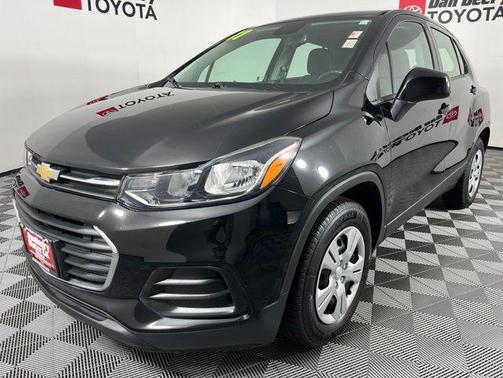 Mosaic Black Metallic 2017 Chevrolet Trax LS