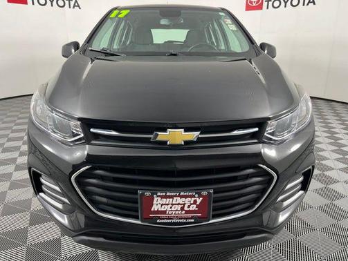Mosaic Black Metallic 2017 Chevrolet Trax LS