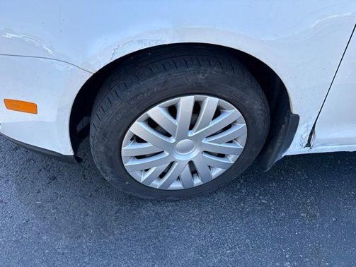 Candy White 2010 Volkswagen Jetta S