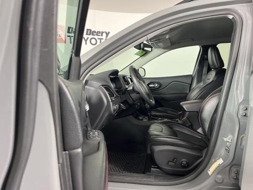 2022 Jeep Cherokee Trailhawk