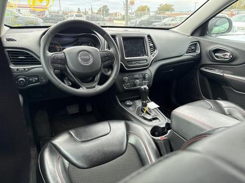 2022 Jeep Cherokee Trailhawk