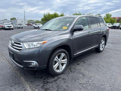 Magnetic Gray Metallic 2013 Toyota Highlander Limited