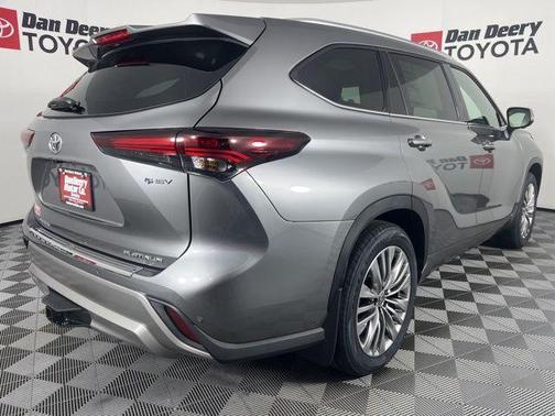 2026 Toyota Highlander Hybrid Platinum