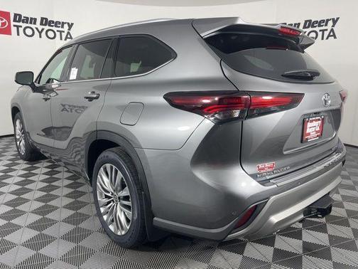 2026 Toyota Highlander Hybrid Platinum