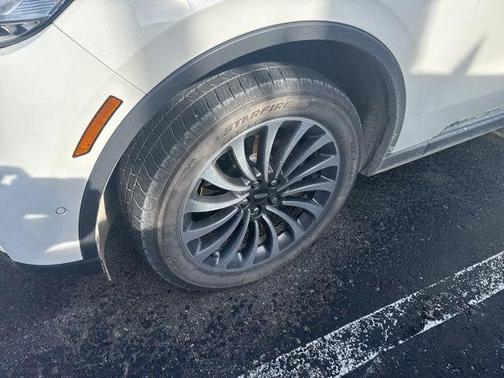 Pristine White Metallic Tri-Coat 2020 Lincoln Aviator Reserve AWD