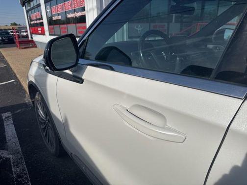 Pristine White Metallic Tri-Coat 2020 Lincoln Aviator Reserve AWD