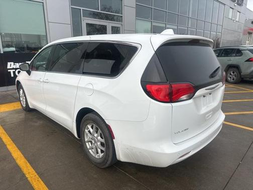 2020 Chrysler Voyager LX