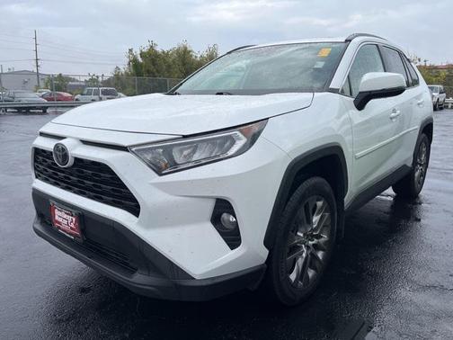 2020 Toyota RAV4 XLE Premium