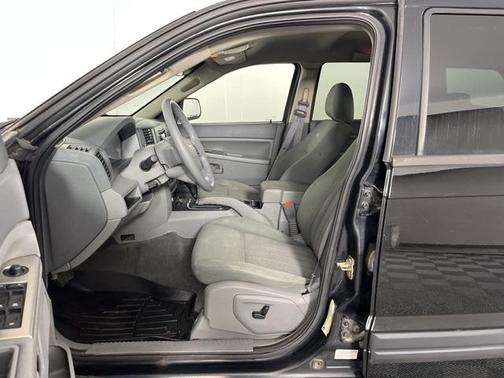 2006 Jeep Grand Cherokee Laredo