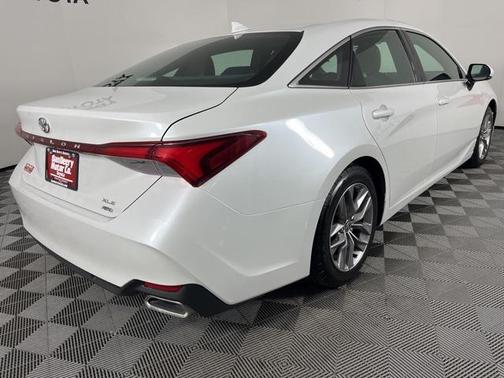2021 Toyota Avalon XLE