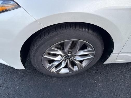 2021 Toyota Avalon XLE