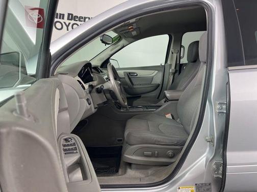 Silver Ice Metallic 2016 Chevrolet Traverse 1LT