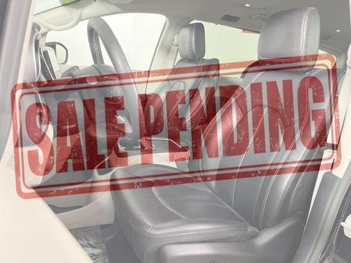 Diamond Black Crystal Pearlcoat 2024 Chrysler Pacifica Touring L