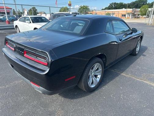 2016 Dodge Challenger SXT