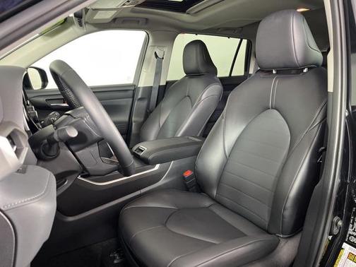 2025 Toyota Highlander XLE