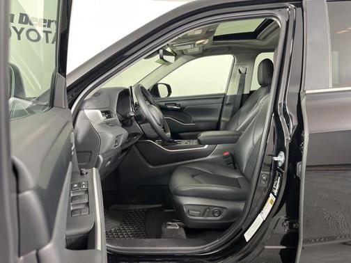 2025 Toyota Highlander XLE