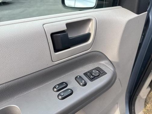 2004 Ford Freestar SE