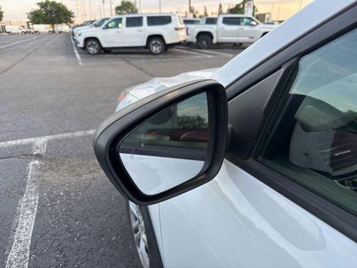 Oxford White 2022 Ford Escape S