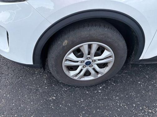 Oxford White 2022 Ford Escape S